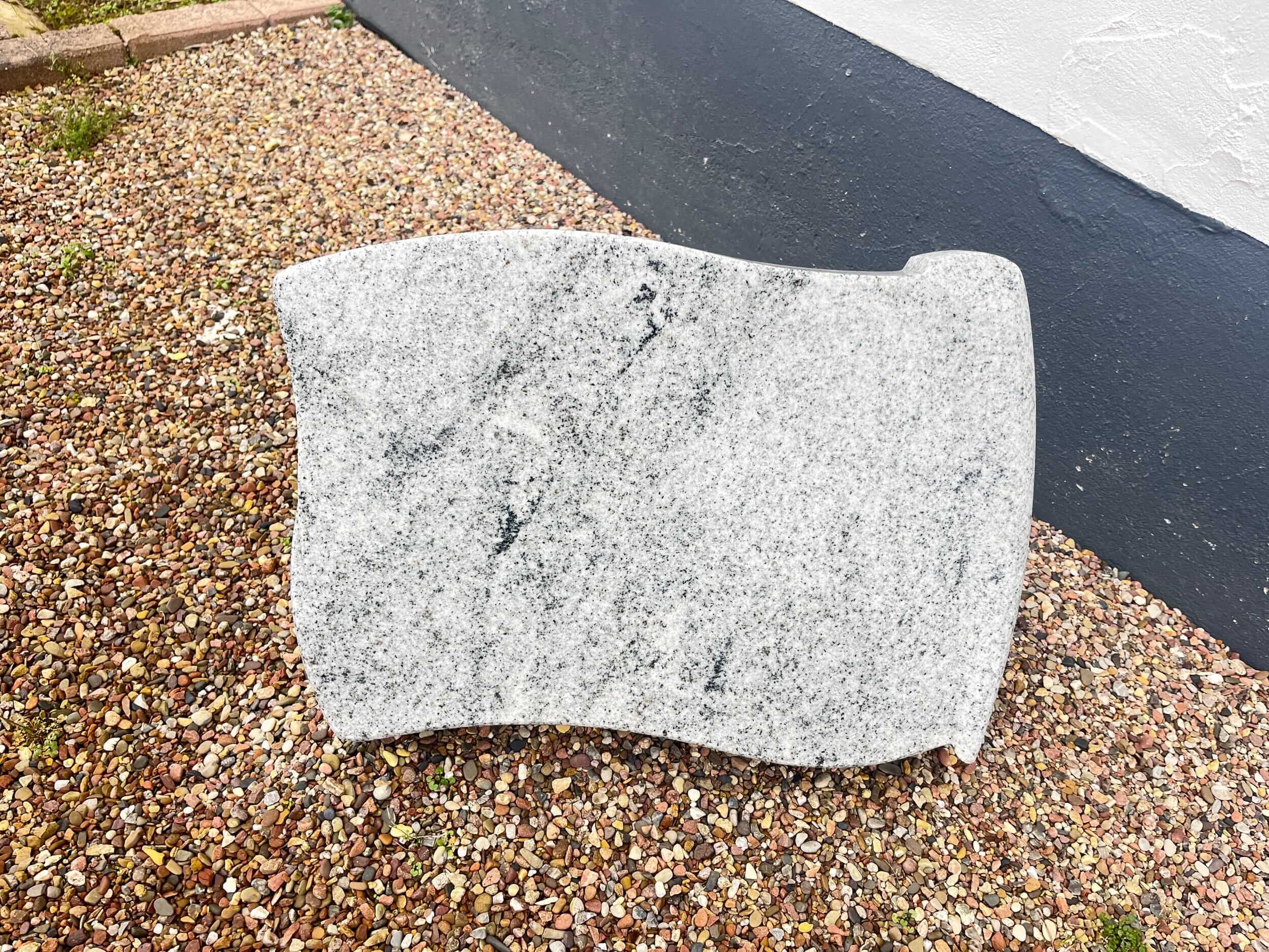 Liegestein Viscont White geschwungen