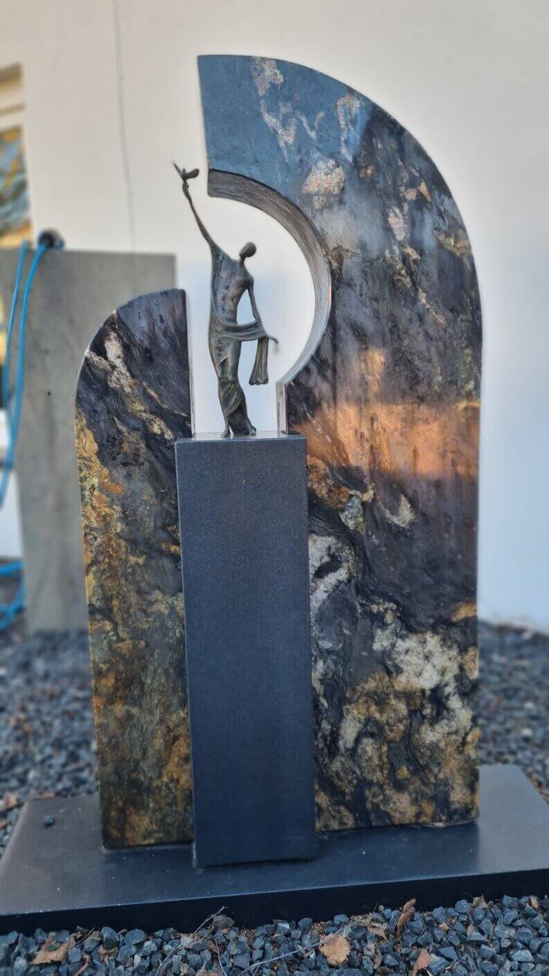 Stele Belvedere Strassacker Bronze