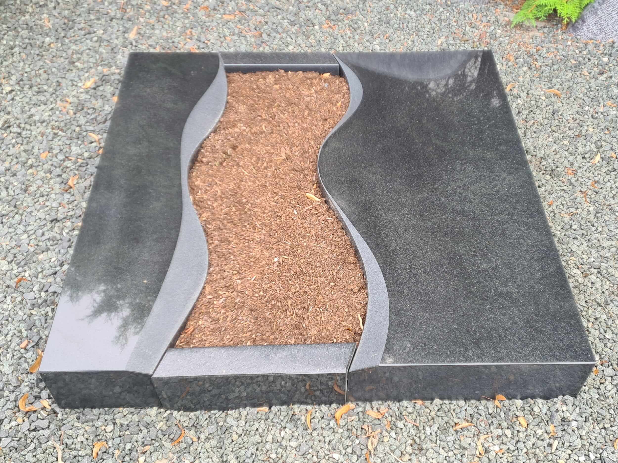 Urnengrab Assoluto mit Welle