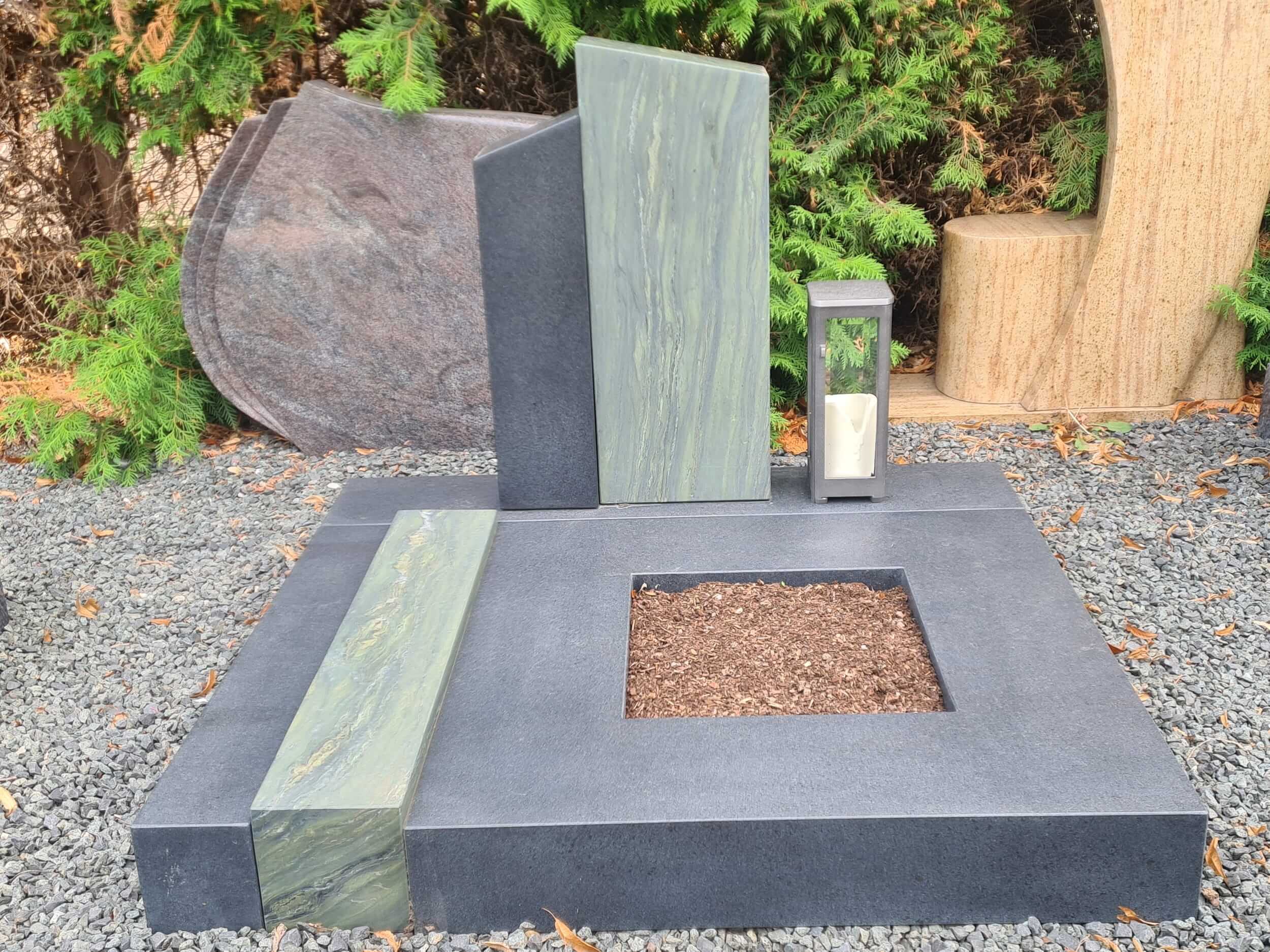 Urnengrab Dorfer Grün mit Ausschnitt