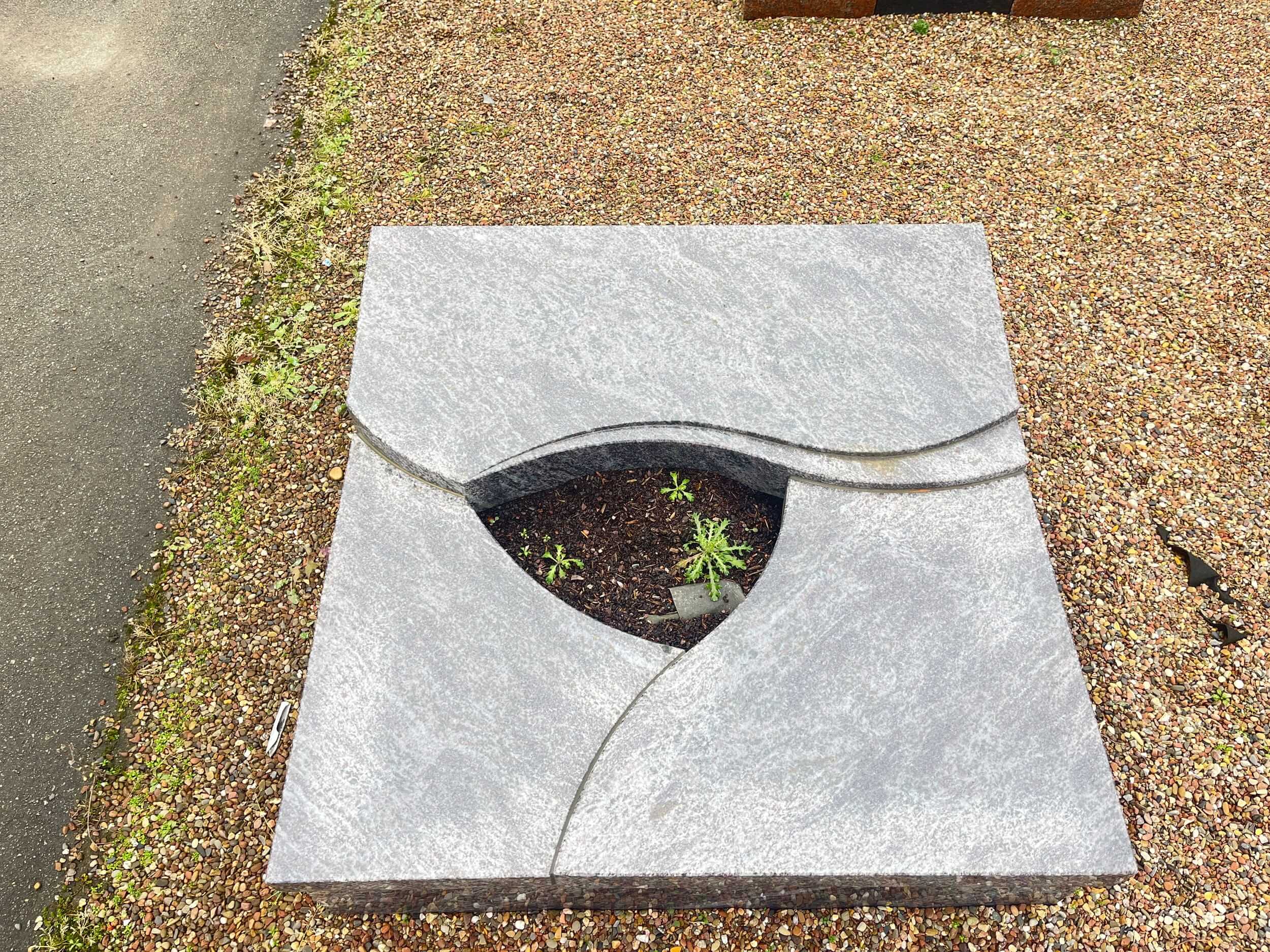 Liegestein Massivplatte Viscont White mit Welle