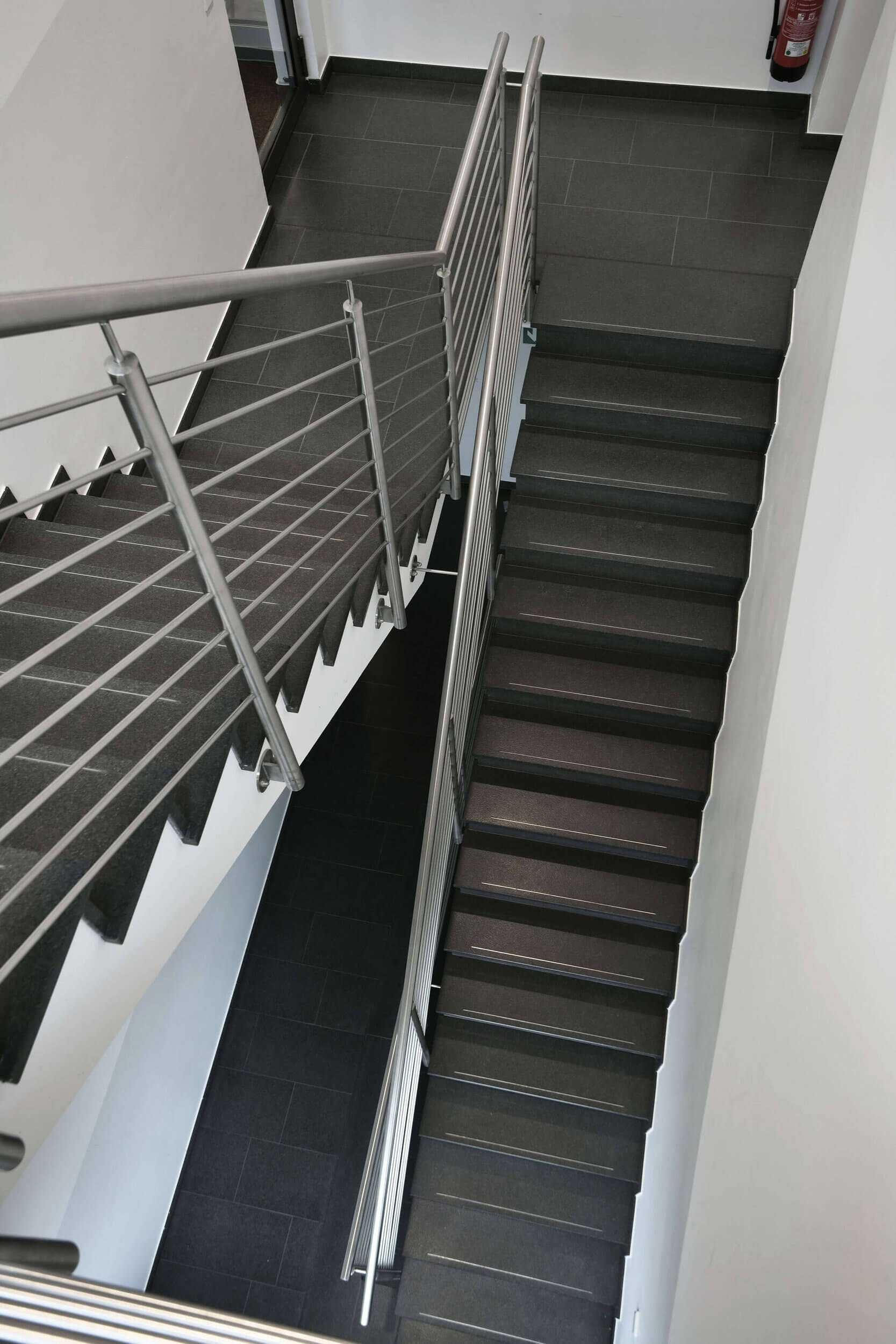 Elegante Naturstein-Treppe