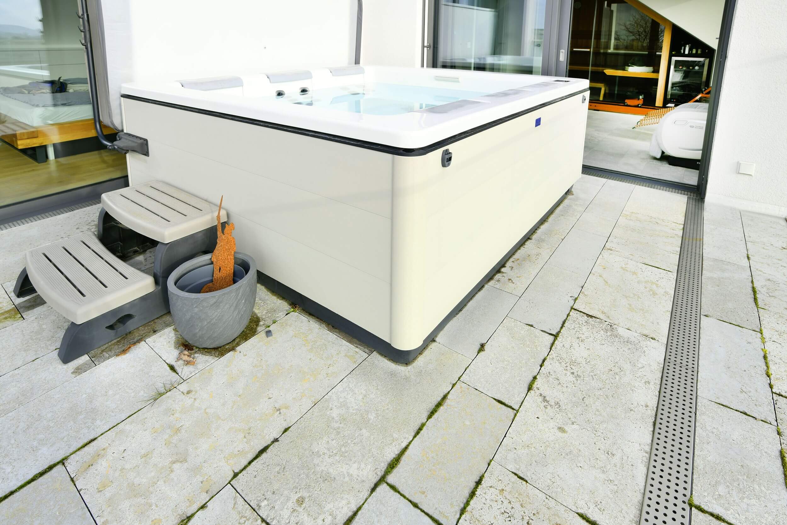 Whirlpool-Terrasse Muschelkalk
