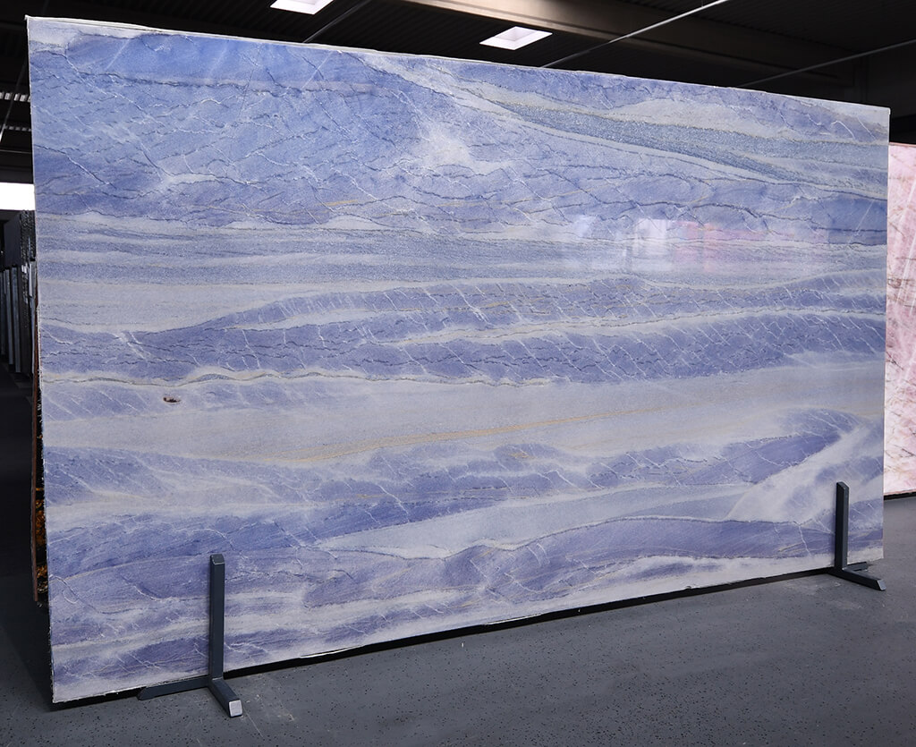 Azul Macaubas Detail